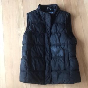 Aeropostale black puffer vest M